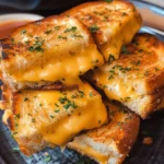 This Hawaiian Roll Mini Grilled Cheese Recipe is THE. BEST.